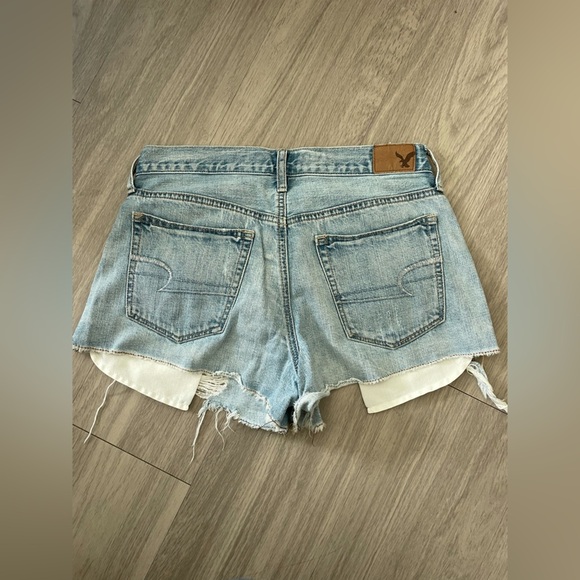 American eagle vintage high waisted distressed light wash shorts - Picture 4 of 4